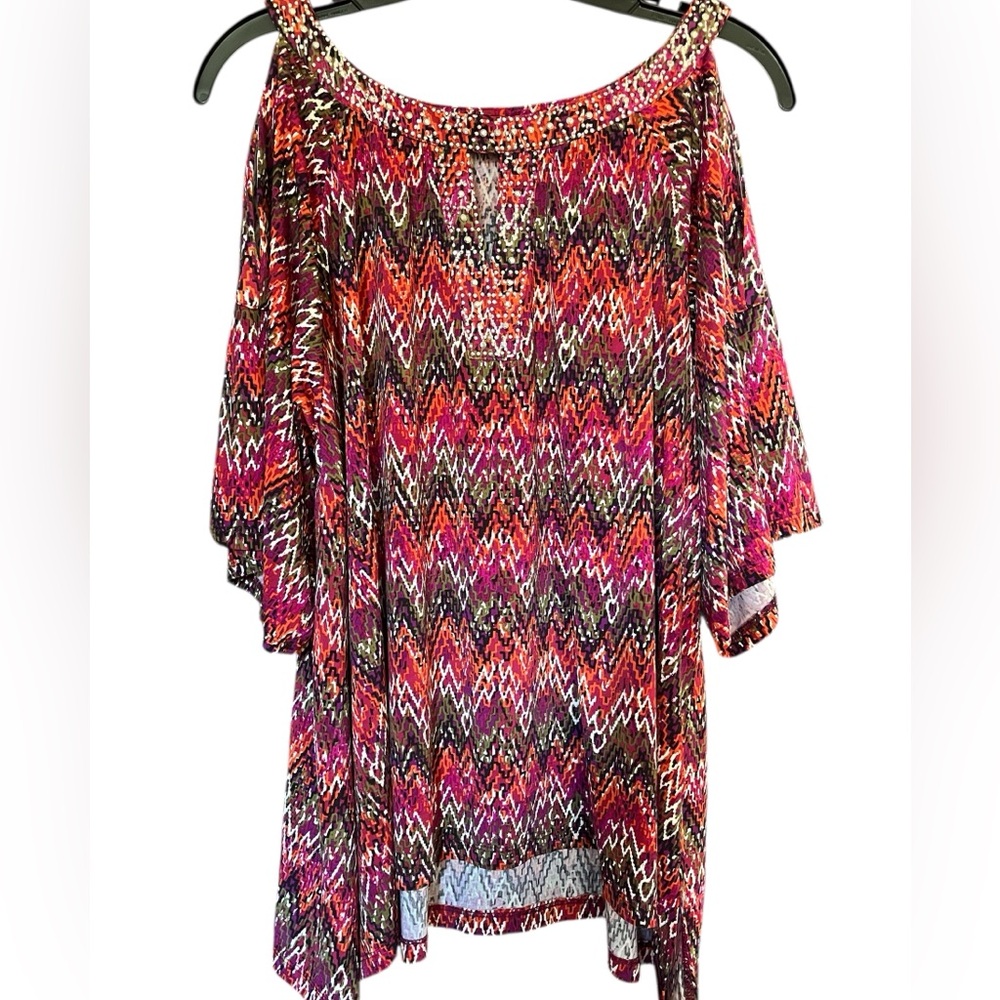 Ava & Grace Women's rhinestone neck Zigzag Pattern Top-blouse Cold Shoulder 🆕